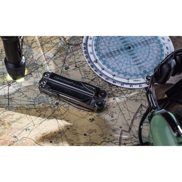 LEATHERMAN Wave + Black 18-tool Multitool - 420HC Steel, 25-year warranty, versatility and durability for experts.