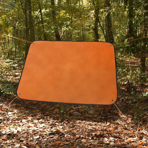 Orange emergency blanket: high visibility and optimal insulation, waterproof and windproof