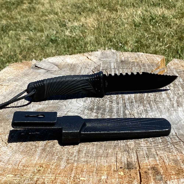 Small Outback Outdoor Knife: Compact, Durable and Versatile
