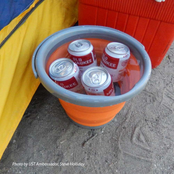 10-liter Foldable Bucket: Compact and Durable for Camping
