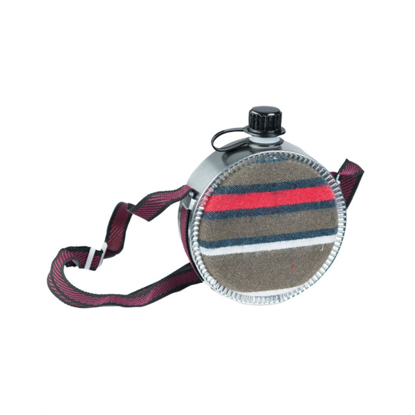 Western Felt Canteen: Elegance and Durability for Adventurers